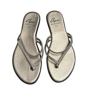 Apri women’s made in Italy silver rhinestone flip flops sandals Size 6 1/2